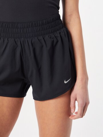 NIKE - regular Pantalón deportivo 'ONE' en negro
