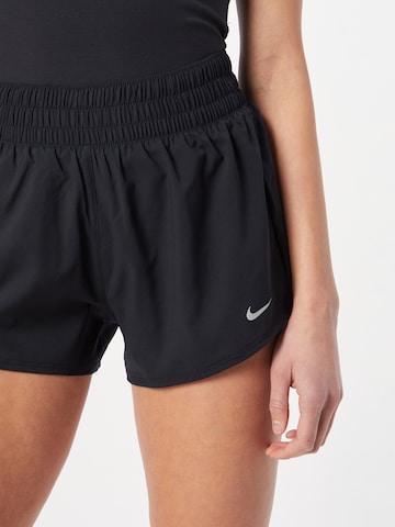 Regular Pantalon de sport NIKE en noir