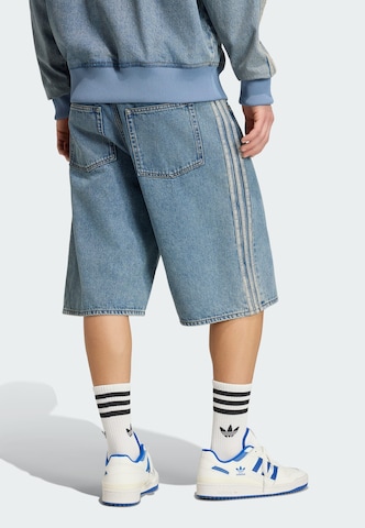 ADIDAS ORIGINALS - Loosefit Calças de ganga 'Firebird Adicolor' em azul