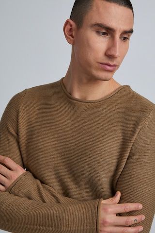 !Solid Strickpullover in Braun