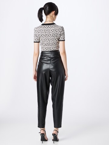 HUGO Red Tapered Pleat-Front Pants 'Hereta' in Black