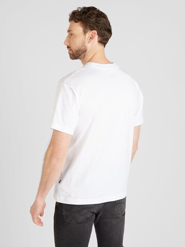 new balance - Camisa 'Sport Essentials Chicken' em branco