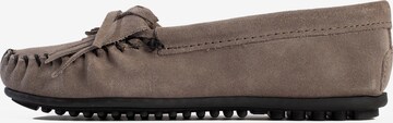 Mocassino 'Kilty' di Minnetonka in grigio: frontale