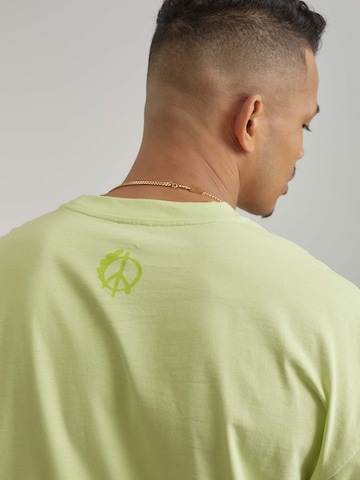 T-Shirt 'Mats' ABOUT YOU x Benny Cristo en vert