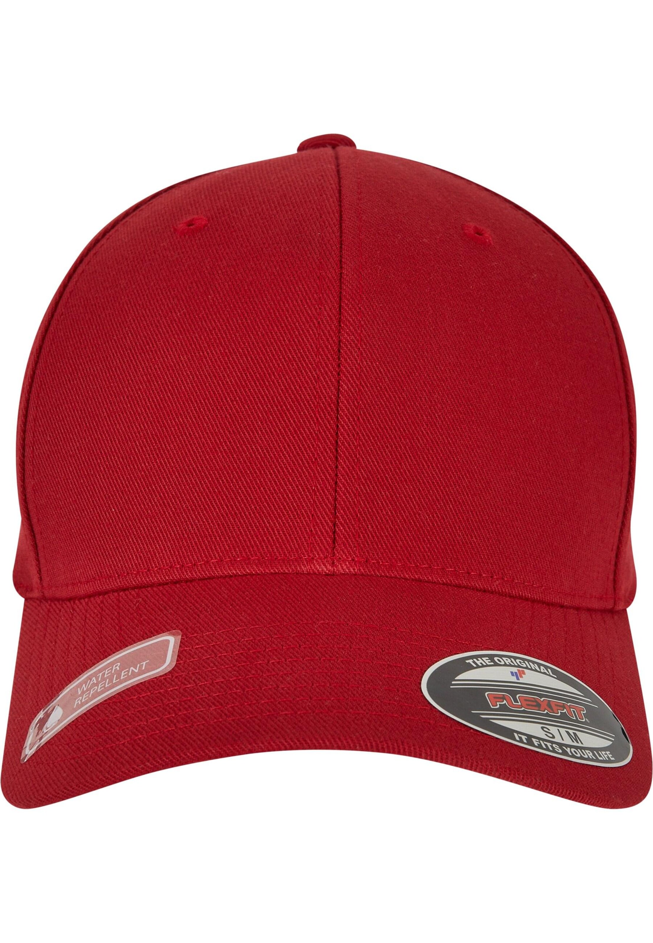 Flexfit Cap in Red: front