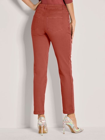 MADELEINE Tapered Broek in Bruin