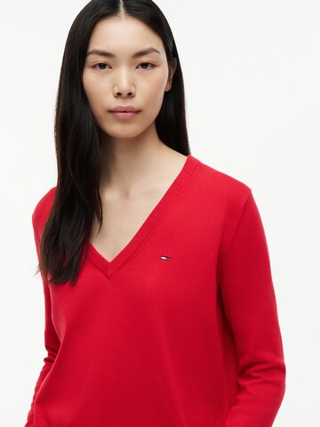 Tommy Jeans Pulover 'ESSENTIAL' | rdeča barva