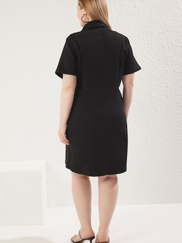 melns Trendyol Curve Blūžkleita