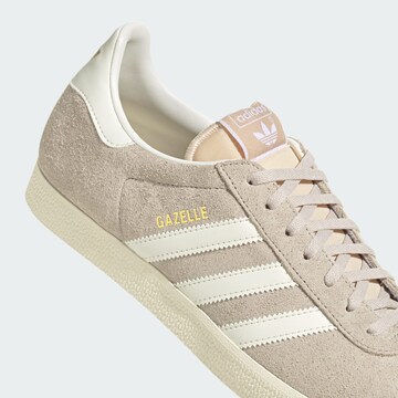 ADIDAS ORIGINALS Matalavartiset tennarit 'Gazelle' värissä beige