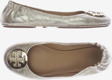 Tory Burch Flats & Loafers in 38 in Gold: front