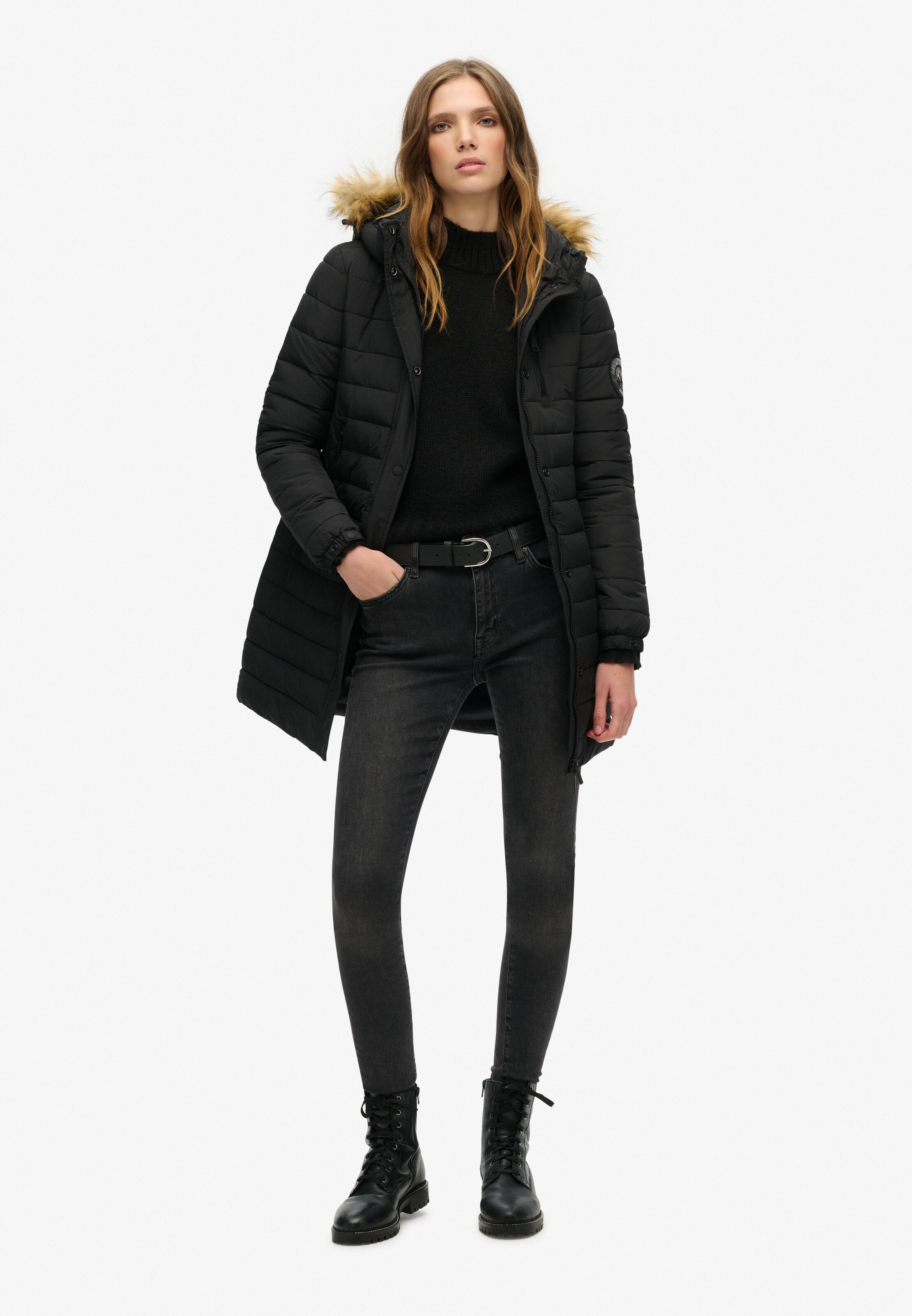 Superdry Pitkä talvitakki 'Fuji' värissä musta