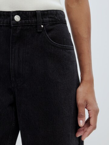 Loosefit Jeans 'Kaya' di EDITED in nero