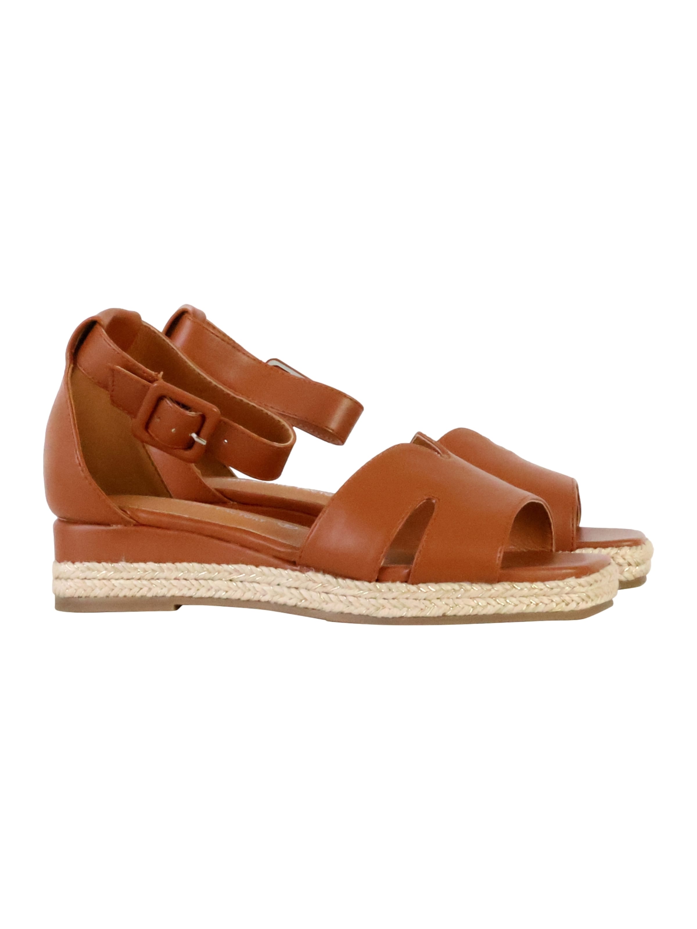 The Divine Factory Sandaal in Beige