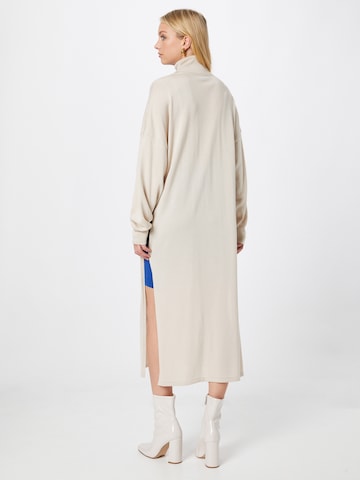 Robe Karo Kauer en beige