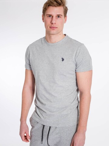 U.S. POLO ASSN. Bluser & t-shirts 'Arjun' i grå: forside