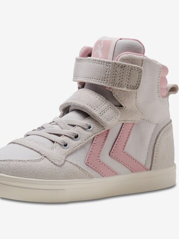 Hummel Sneaker in Grau