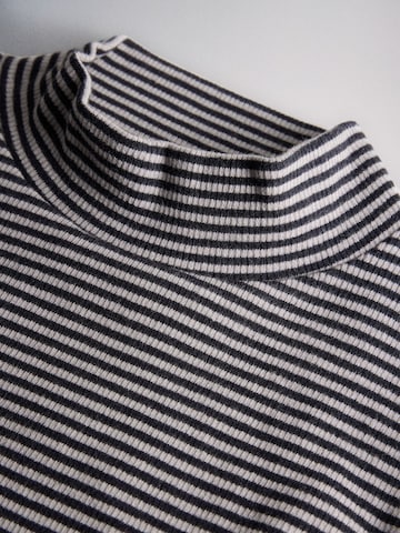 The Set - Conjunto en gris