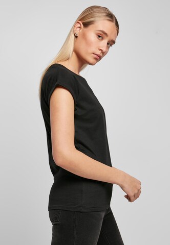 Mister Tee Shirt 'Kicks Love' in Black
