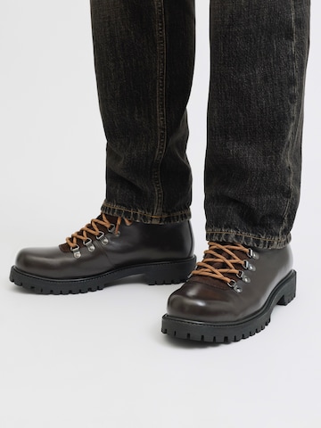 JACK & JONES Μπότες με κορδόνια 'JFWDAMIAN' σε καφέ