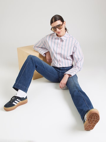 WRANGLER - Acampanado Vaquero 'MELODY' en azul