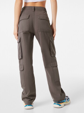 Bershka Wide Leg Cargohose in Grau