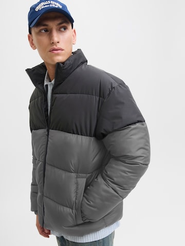 Geacă de iarnă 'JJMAZE' de la JACK & JONES pe gri