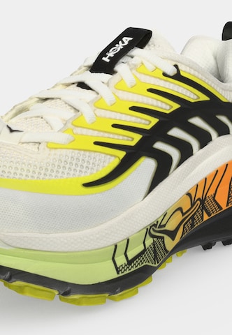 HOKA Juoksukengät 'Stinson 8' värissä valkoinen