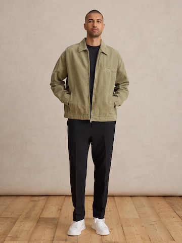 DAN FOX APPAREL Демисезонная куртка 'Laurenz' в Зеленый