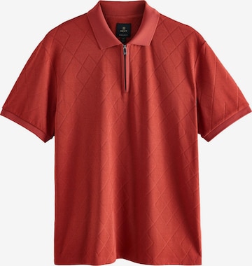 Next Тениска в червено: отпред