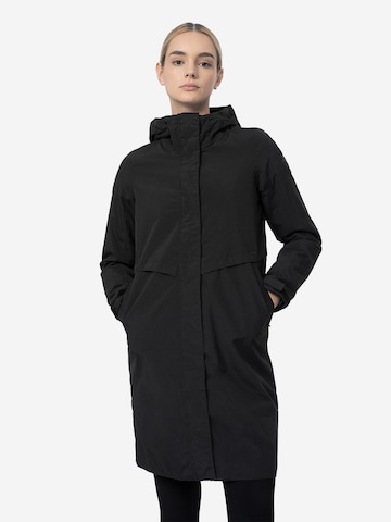 4F Outdoorový kabát – černá: přední strana