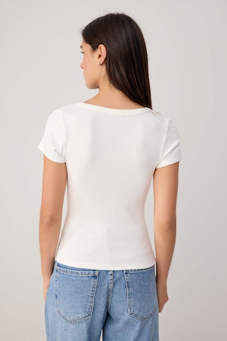 Tricou de la Trendyol pe bej