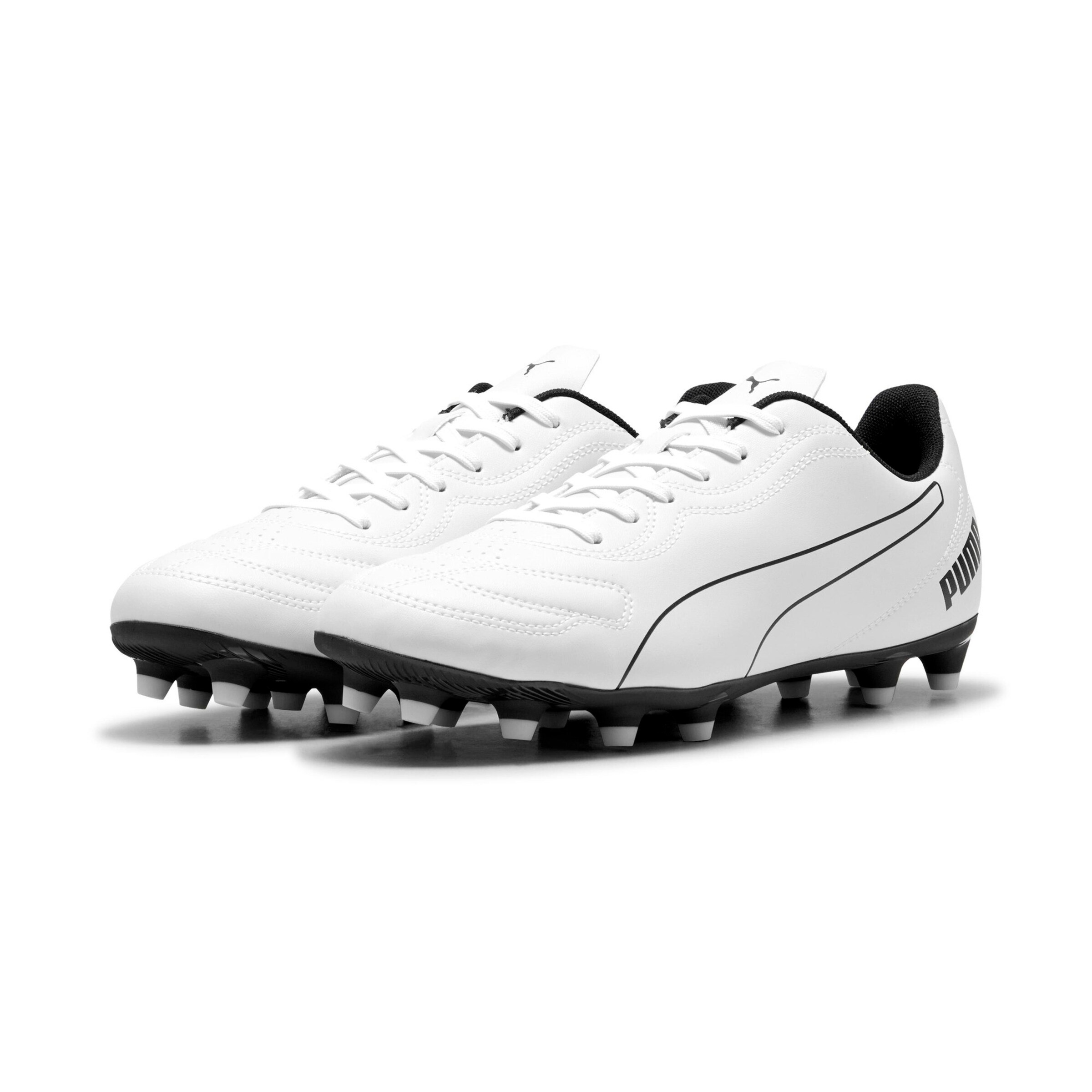 PUMA Fußballschuh in Weiß
