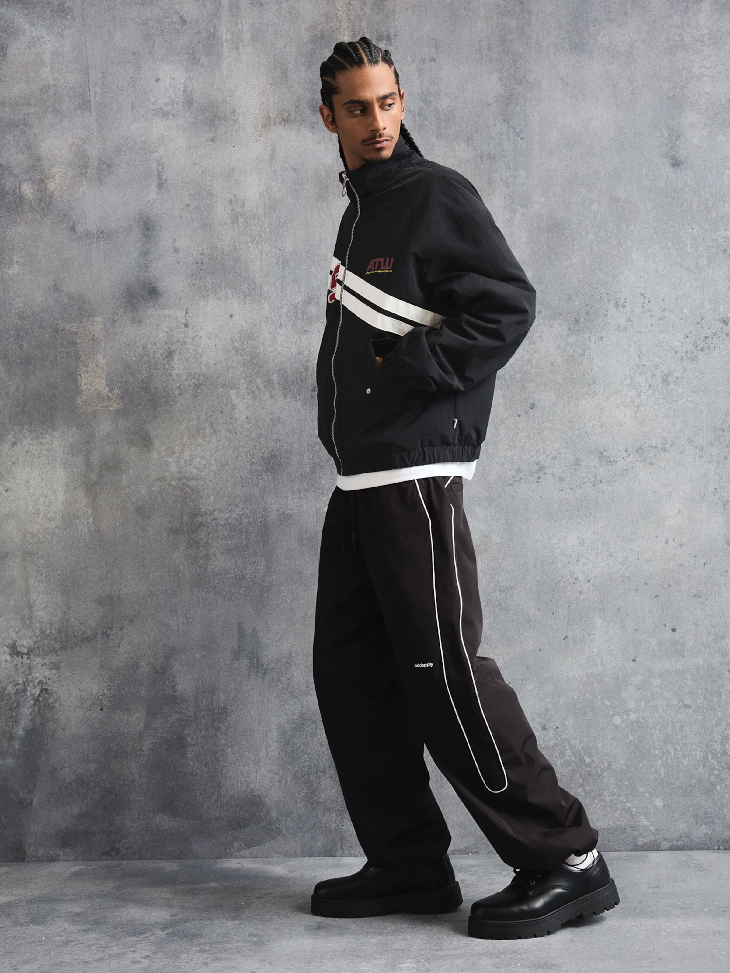 Bershka Between-Season Jacket in Black | ABOUT YOU