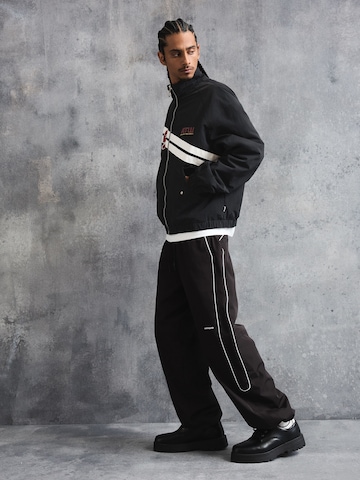 Bershka Prechodná bunda - Čierna