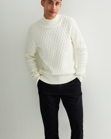 WE Fashion Пуловер в бяло