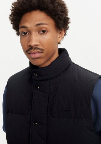 LEVI'S ® Vest in Black