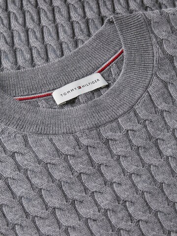 TOMMY HILFIGER Strickkleid in Grau