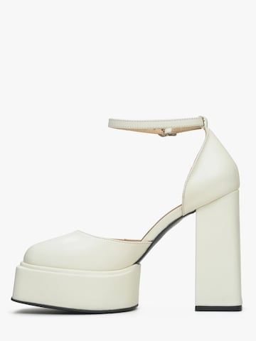 Estro Sandal '53-2310' in Beige