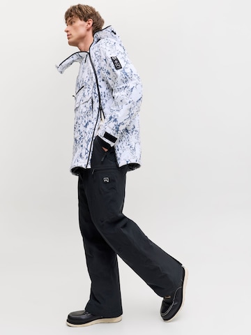 regular Pantaloni per outdoor 'JJAW25' di JACK & JONES in nero