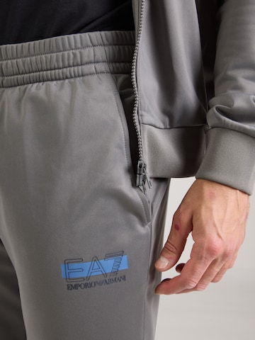 EA7 Emporio Armani Trainingsanzug 'VISIBILITY' in Grau