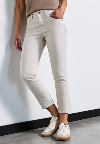 STREET ONE Slim fit Jeans in Beige: front