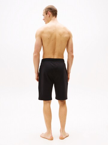 TOMMY HILFIGER Shorts in Schwarz