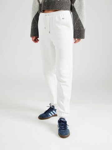 GANT Tapered Nadrág - fehér: elől