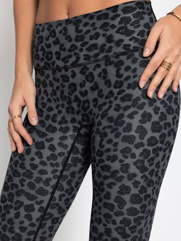 SASSYCLASSY Skinny Leggings i grå