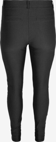 Zizzi Skinny Hose 'Julie' in Schwarz: predná strana