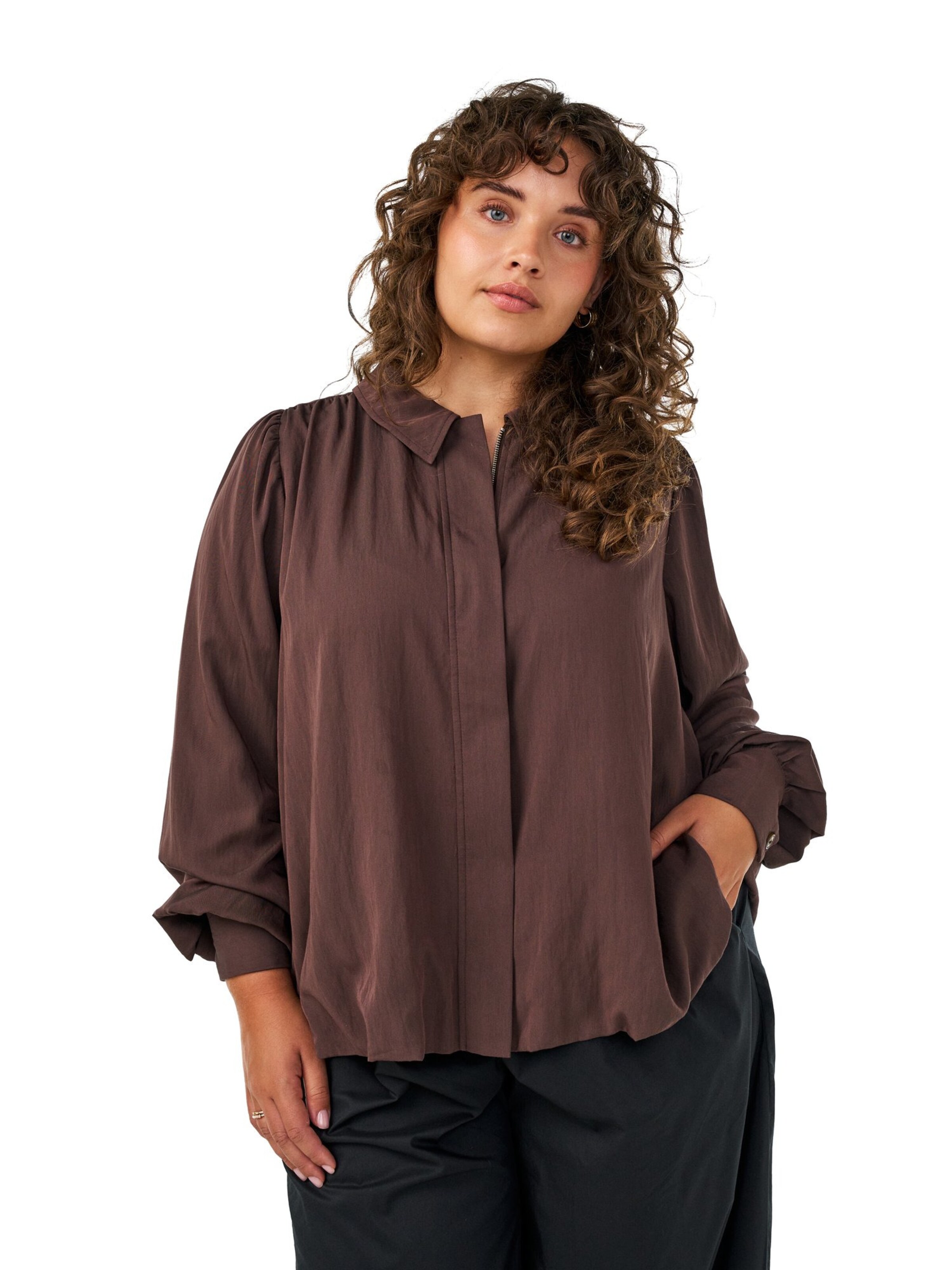 Camicia da donna 'Cilde' di Zizzi in marrone: frontale