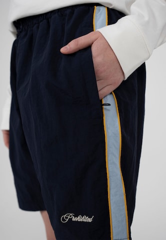 regular Pantaloni di Prohibited in blu