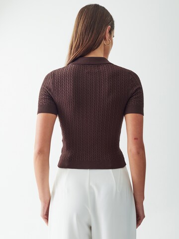 Calli Top 'Havard' in Brown: back