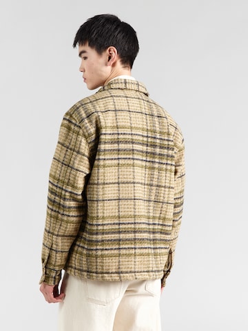 Coupe regular Chemise Abercrombie & Fitch en beige