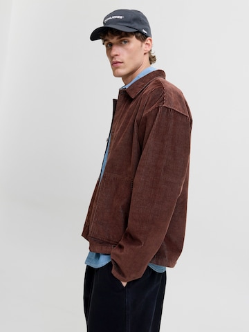 Veste mi-saison JACK & JONES en rouge